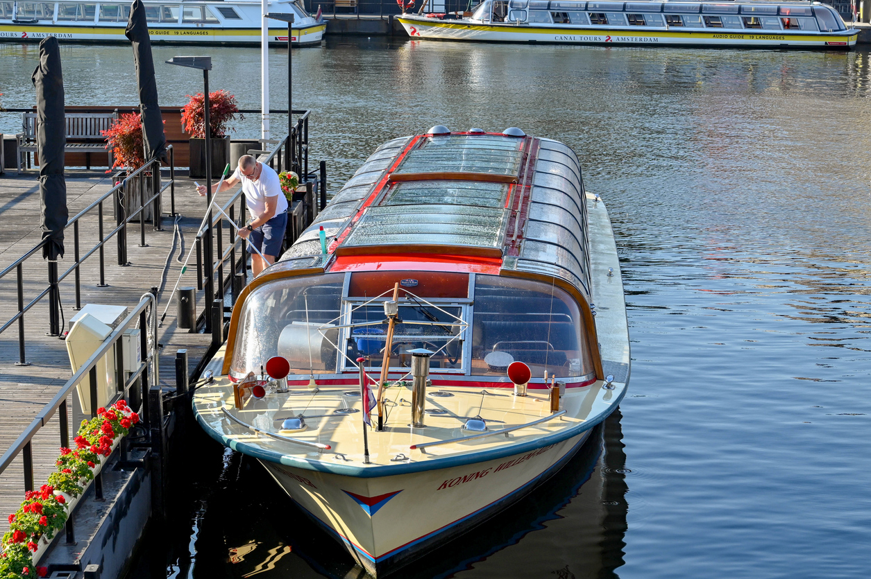 How to access a narrowboat