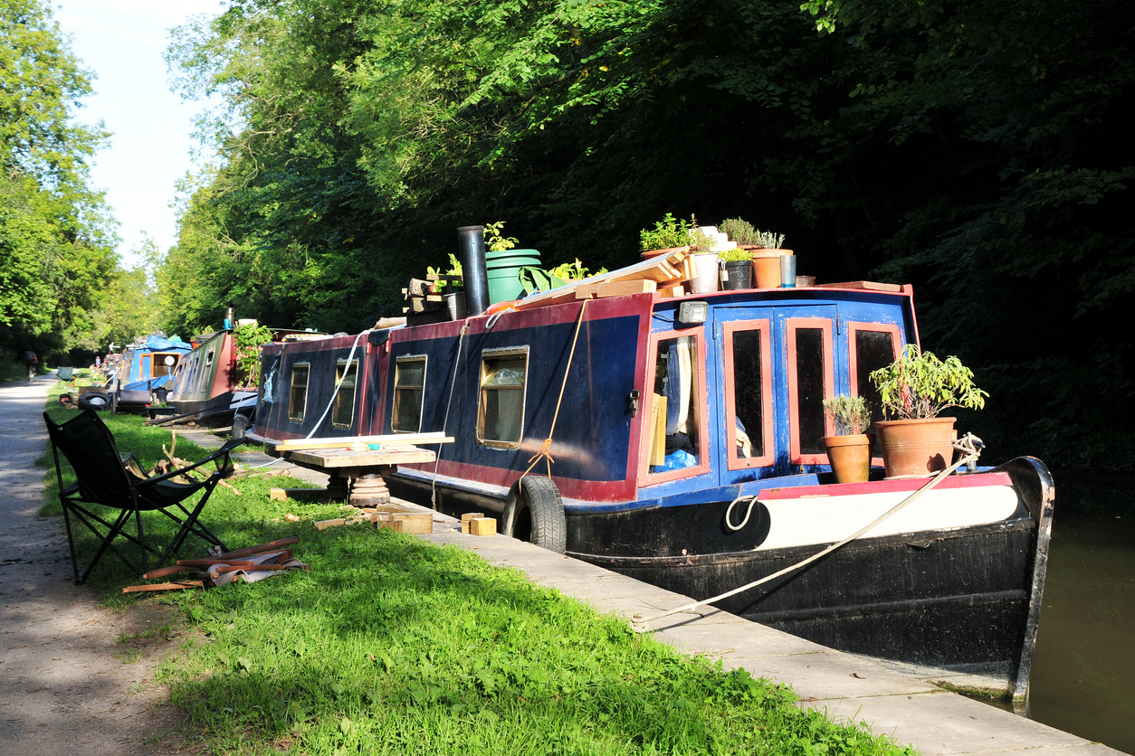 Narrowboat next to a towpath