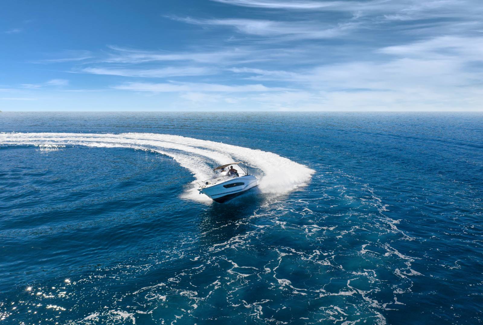 What is a motorboat: All you need to know